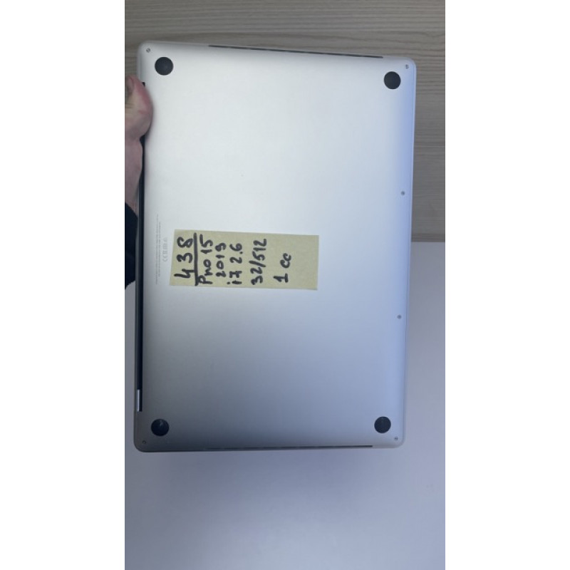 MacBook Pro 15 2019 Silver I7 2.6ghz 32/512